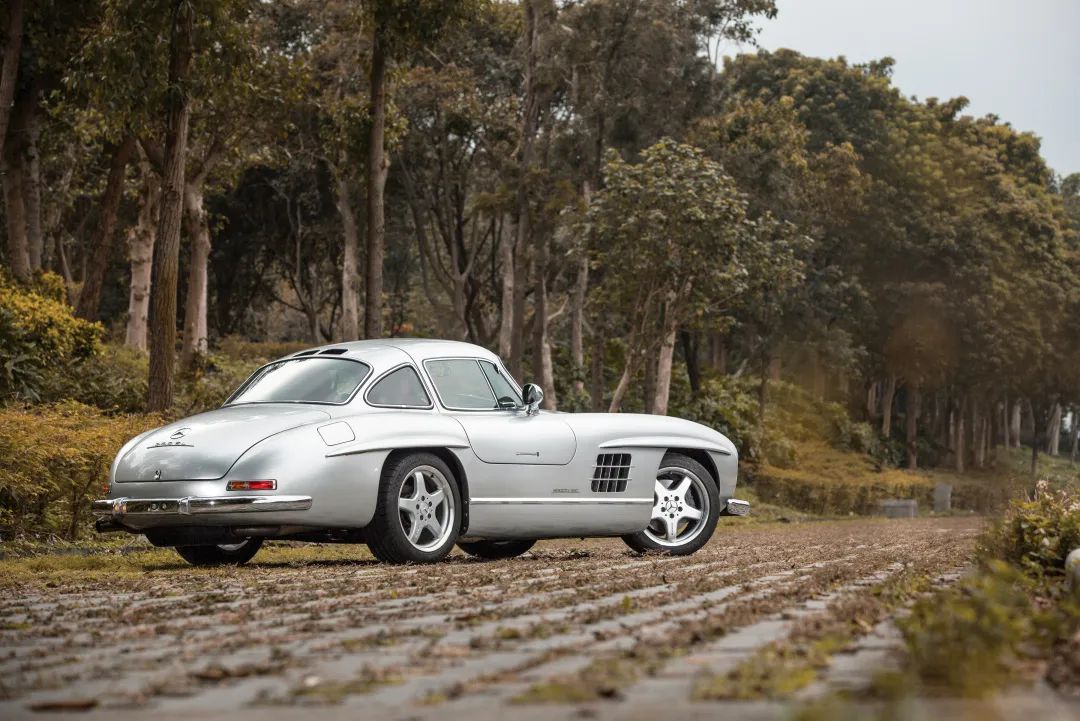 奔驰s300经典,带海鸥翼的奔驰300sl