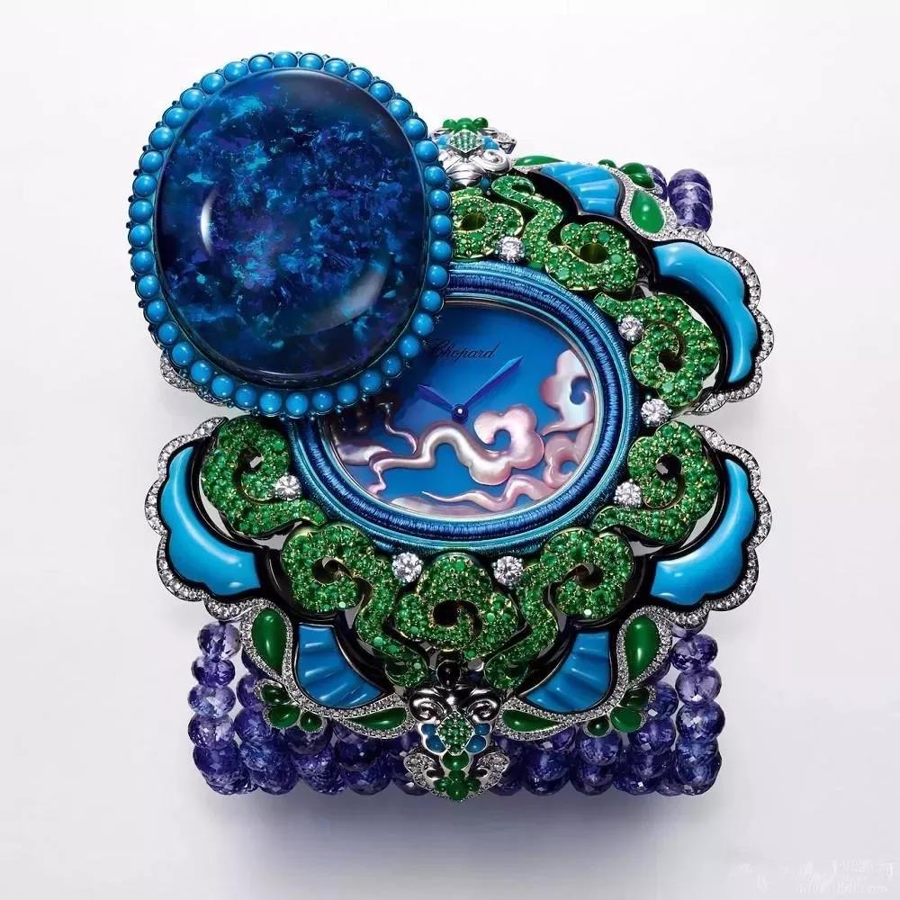 对付女人,没有一件珠宝解决不了的!