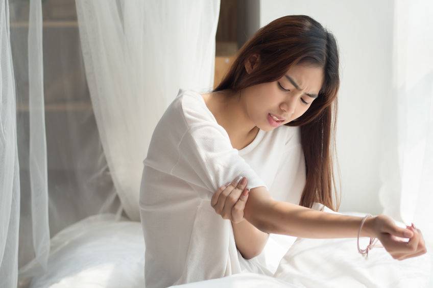 痛风关节红肿疼痛到底该怎么办呢,痛风发作关节红肿在家用什么偏方