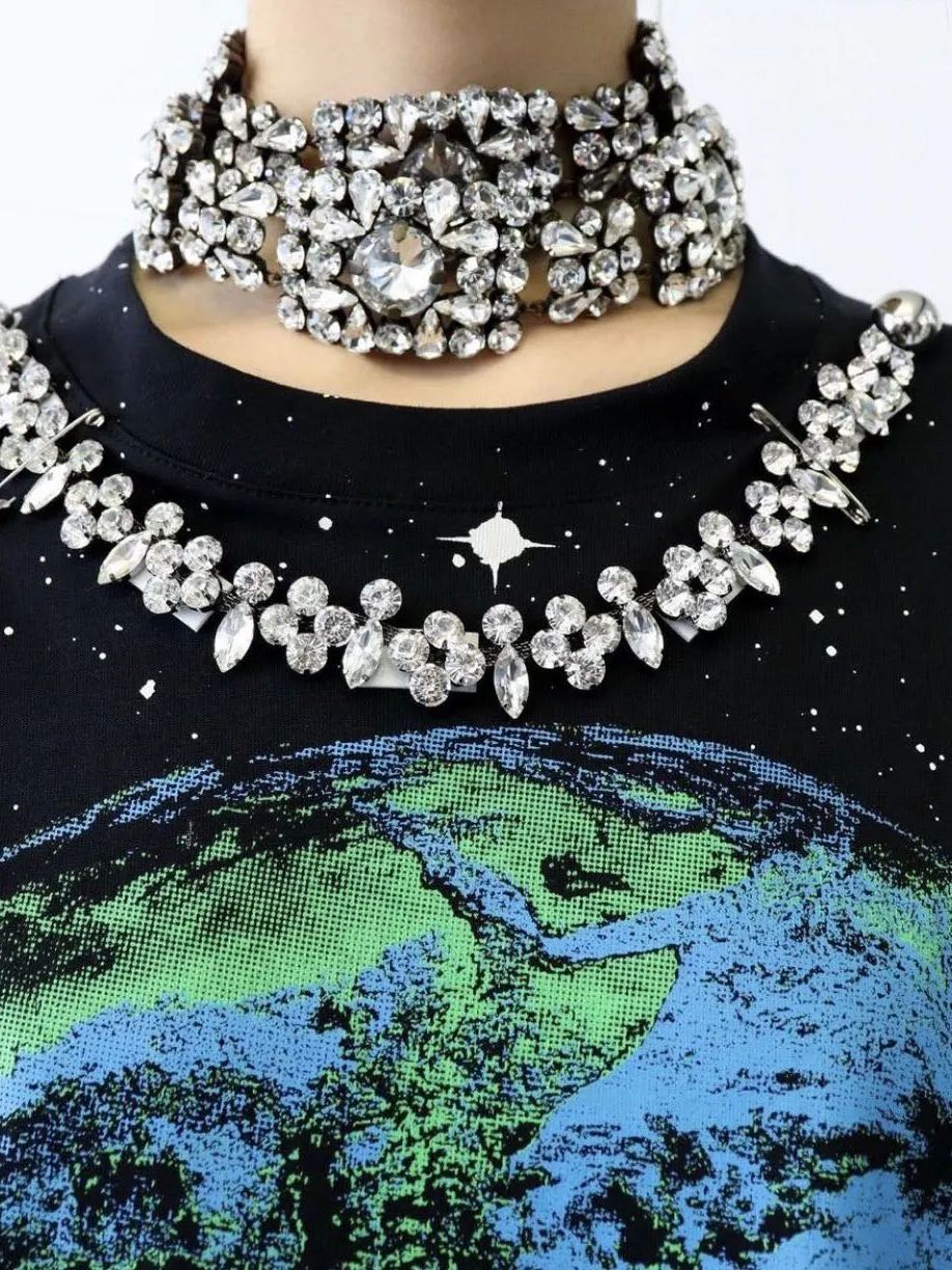 虞书欣穿的可爱灵动的衣服,自己认为适合虞书欣的衣服