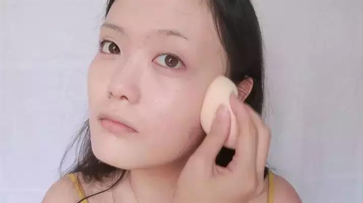 夏日草莓沙冰妆容化妆教程 (冰沙日常妆)