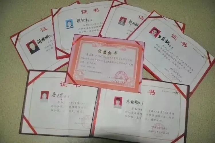 关爱女性健康三八节武汉,三八女神节抗疫巾帼