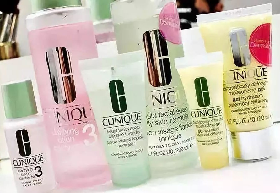 贵的离谱!机场免税店这些商品不比商场便宜?专家建议...