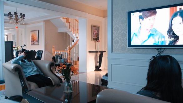 情人节期间跟同学无意间发现一款游戏教大家“性”的正确姿势