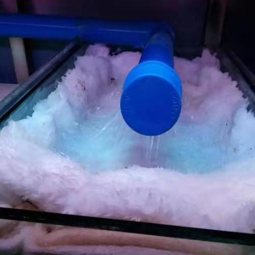 不慎掉进水里应该如何自救,不慎落水我们如何自救