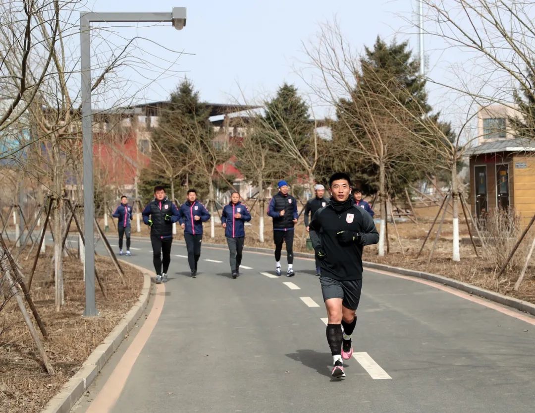 一月一考核，长春亚泰青训教练“绿茵马拉松”锤炼精气神