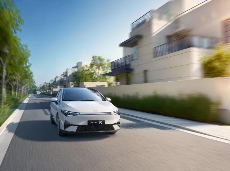 小鹏p5与迈腾选哪个,小鹏新能源p5怎么样值得购买吗