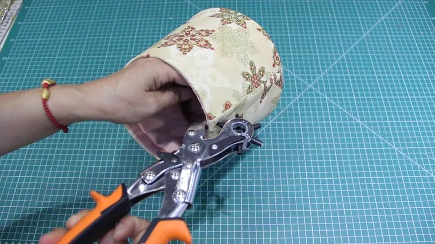 花间公主兔耳水桶包,mcm兔耳水桶包