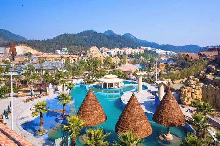 冬天真的来了！自带温泉的高颜值酒店，不用去日本，浙江就有！