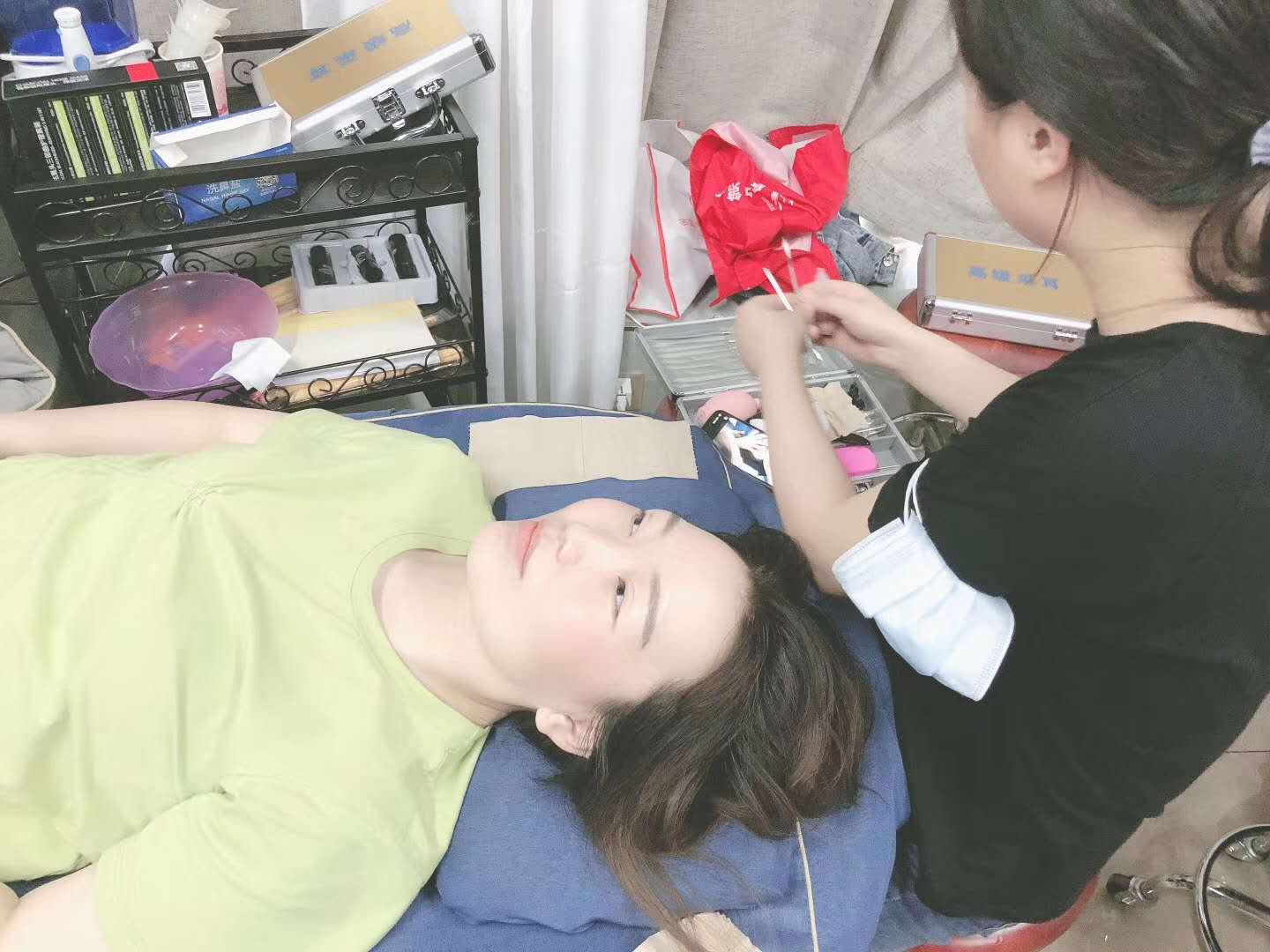 用头发掏耳朵能掏出耳屎吗,面对挖耳屎这个行为有礼貌吗