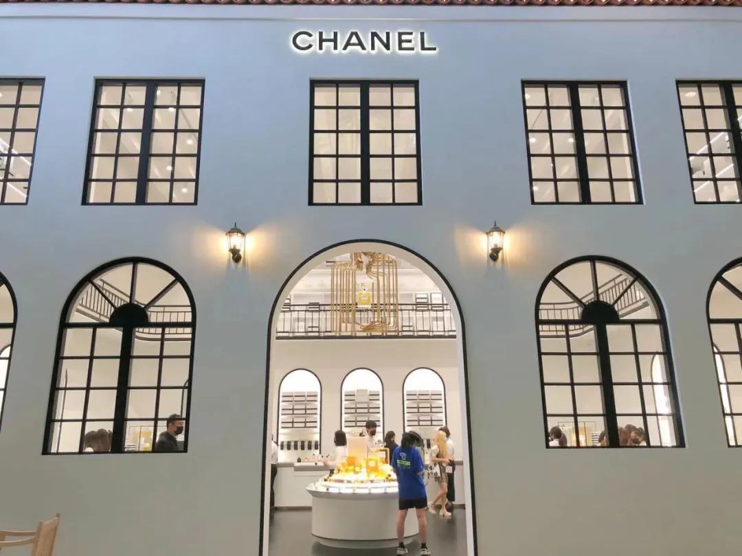 去看香奈儿香水展,感知香奈儿香水展2021展览图片
