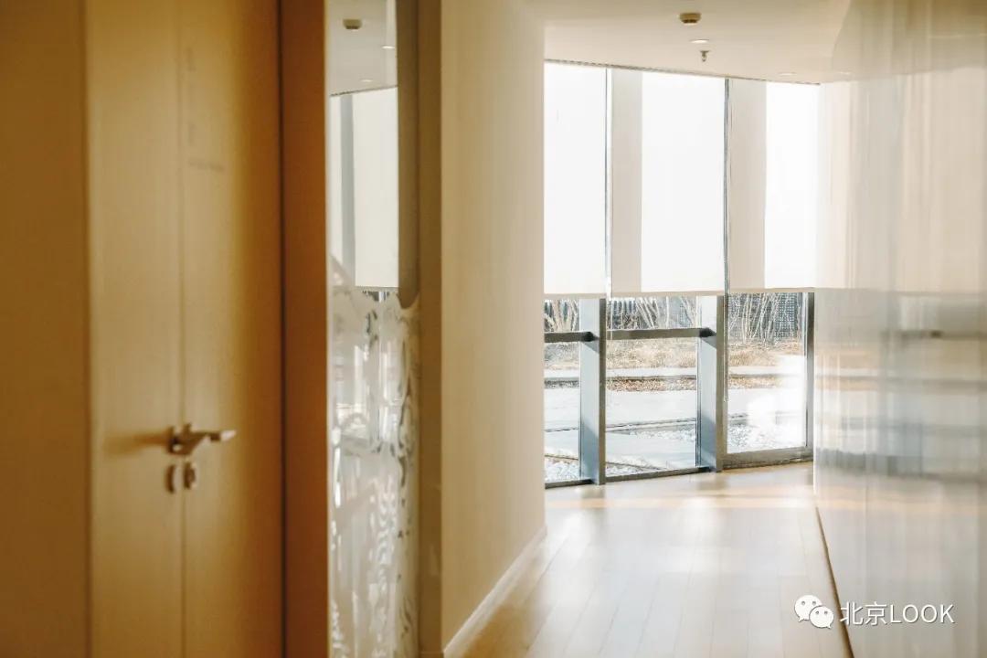 soho极简小办公室,soho北京总部设计