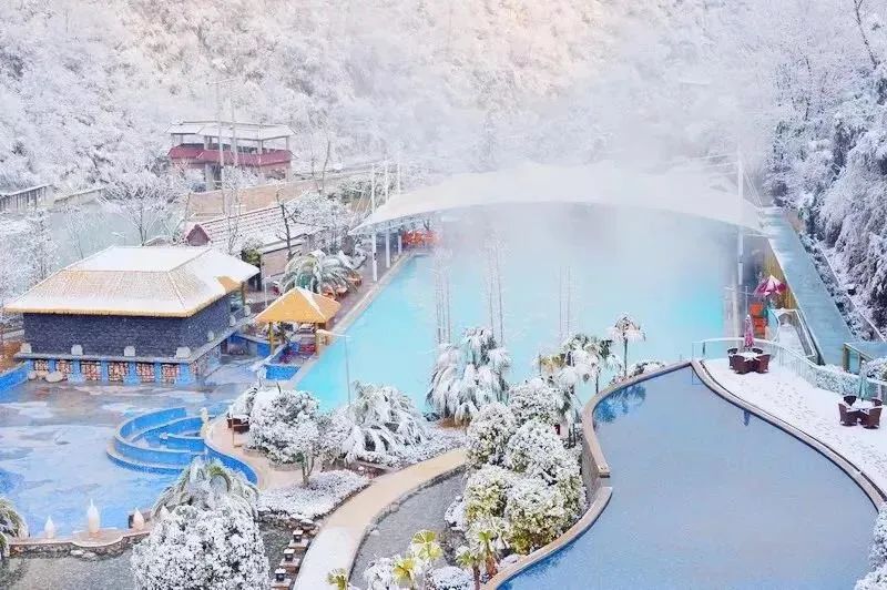 四川夏季适合泡天然温泉的地方,四川春节泡温泉推荐