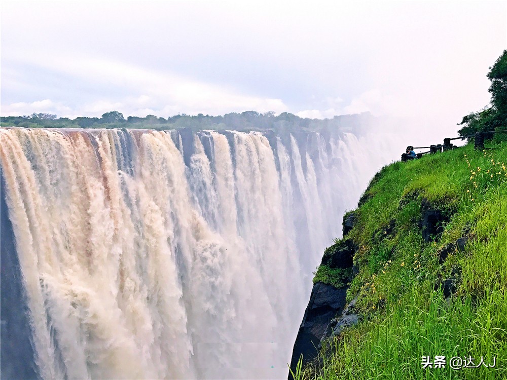 #全民热遗#小天独家，你敢不敢在这个瀑布上洗澡？