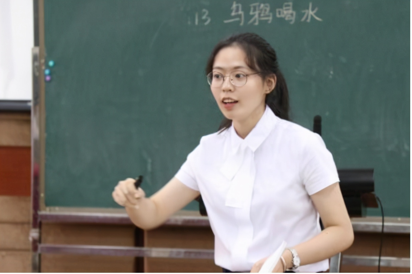 想要成为大学老师，不光要看学历，这4个条件也非常重要