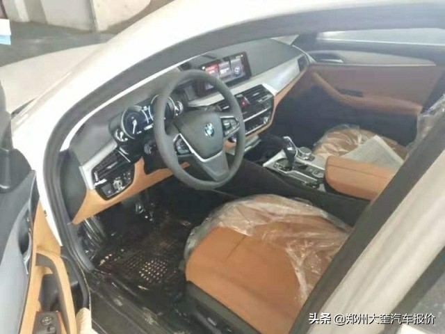 宝马520li报价,17款宝马520i和520li哪个好