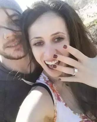 女朋友得了抑郁症该不该抛弃她,未婚妻得了抑郁症我该怎么办