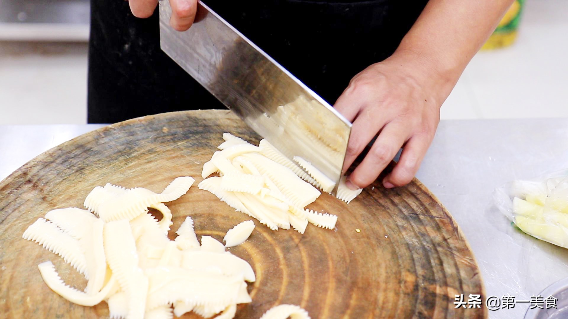 水煮肉片教程最正宗的做法,水煮肉片可以用豌豆淀粉上浆吗