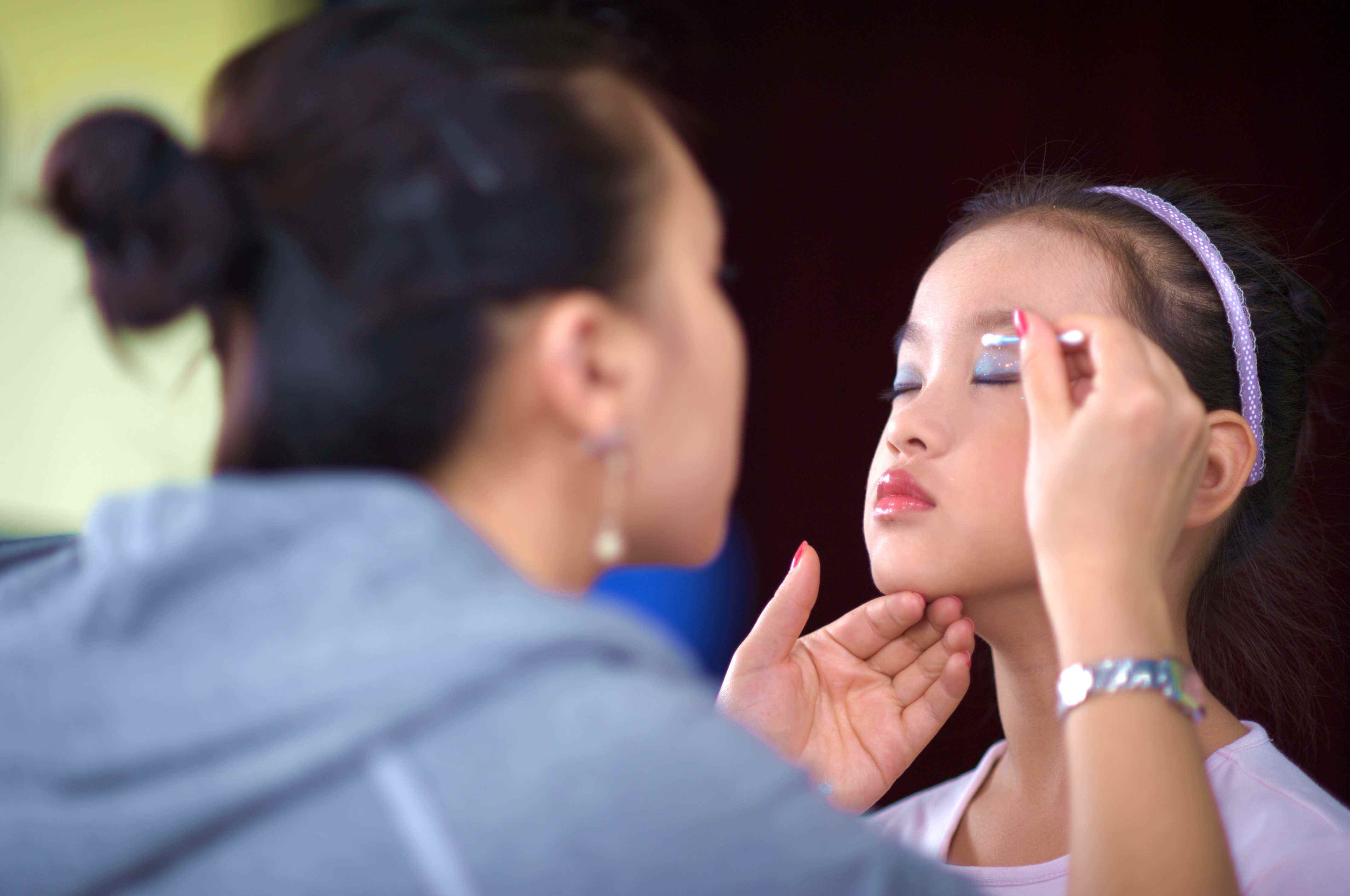 纹眉内行人,为什么医生不建议女生纹眉双眼皮