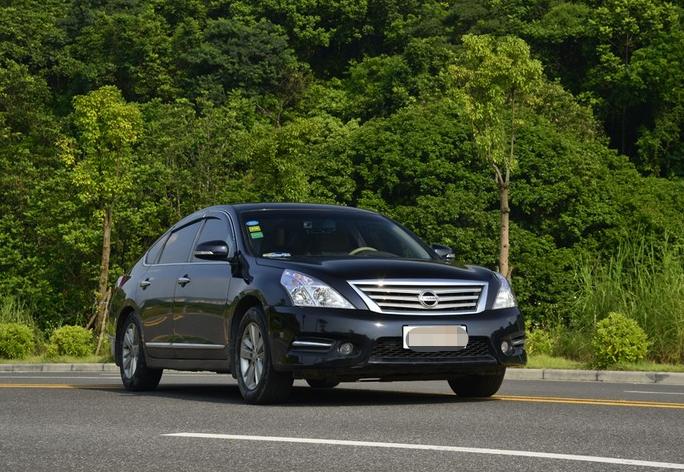 开了12年的车日产天籁,日产天籁大众迈腾实测