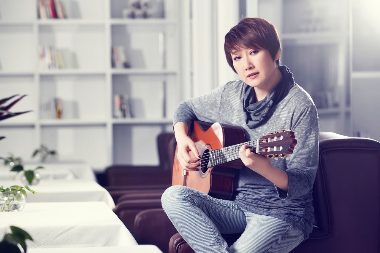 综艺大观谁主持过,综艺大观第一期主持人