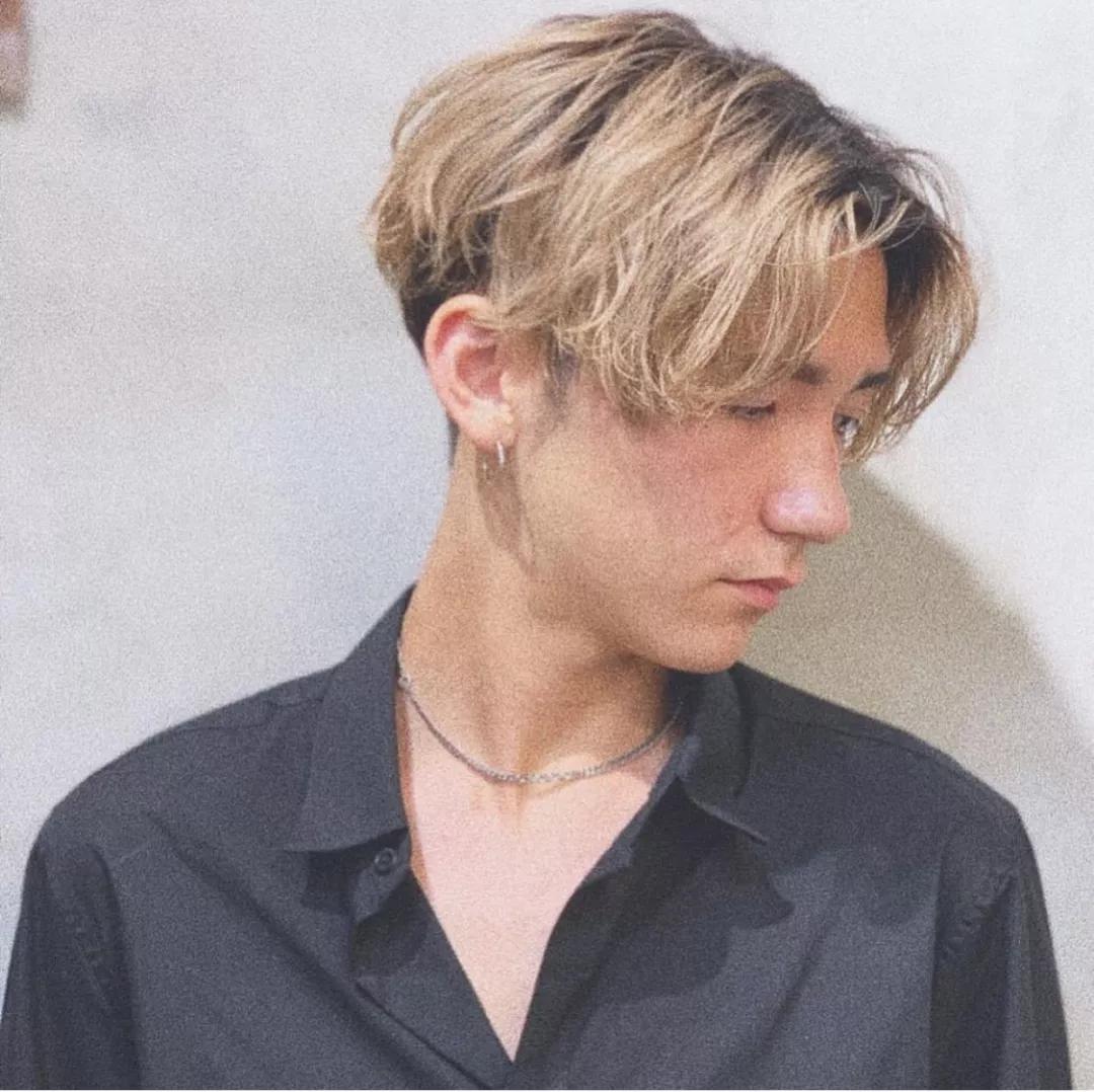 轻熟风小狼狗发型,小狼狗发型短发方脸