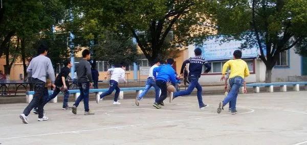 防止初中生沉迷手机的方法,初中生如何戒掉孩子的手机瘾