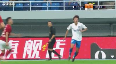 中超联赛最严重的球员群殴事件,中超受伤感人一幕