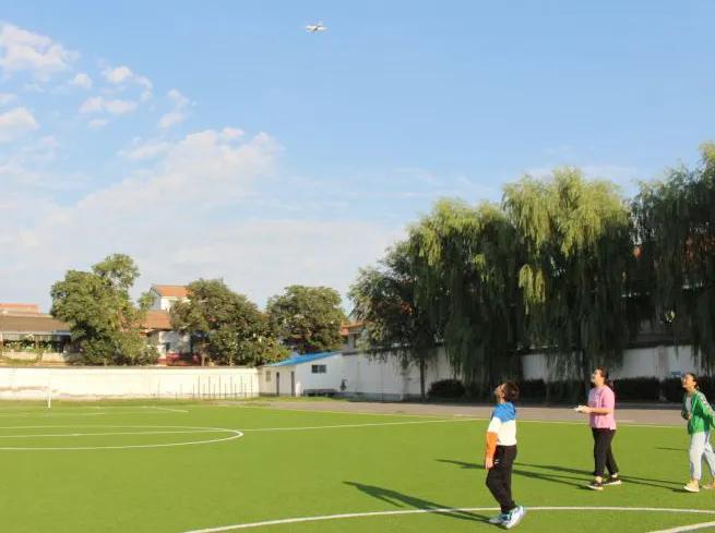 太嗨了！十足趣味+七彩梦想=百分快乐！