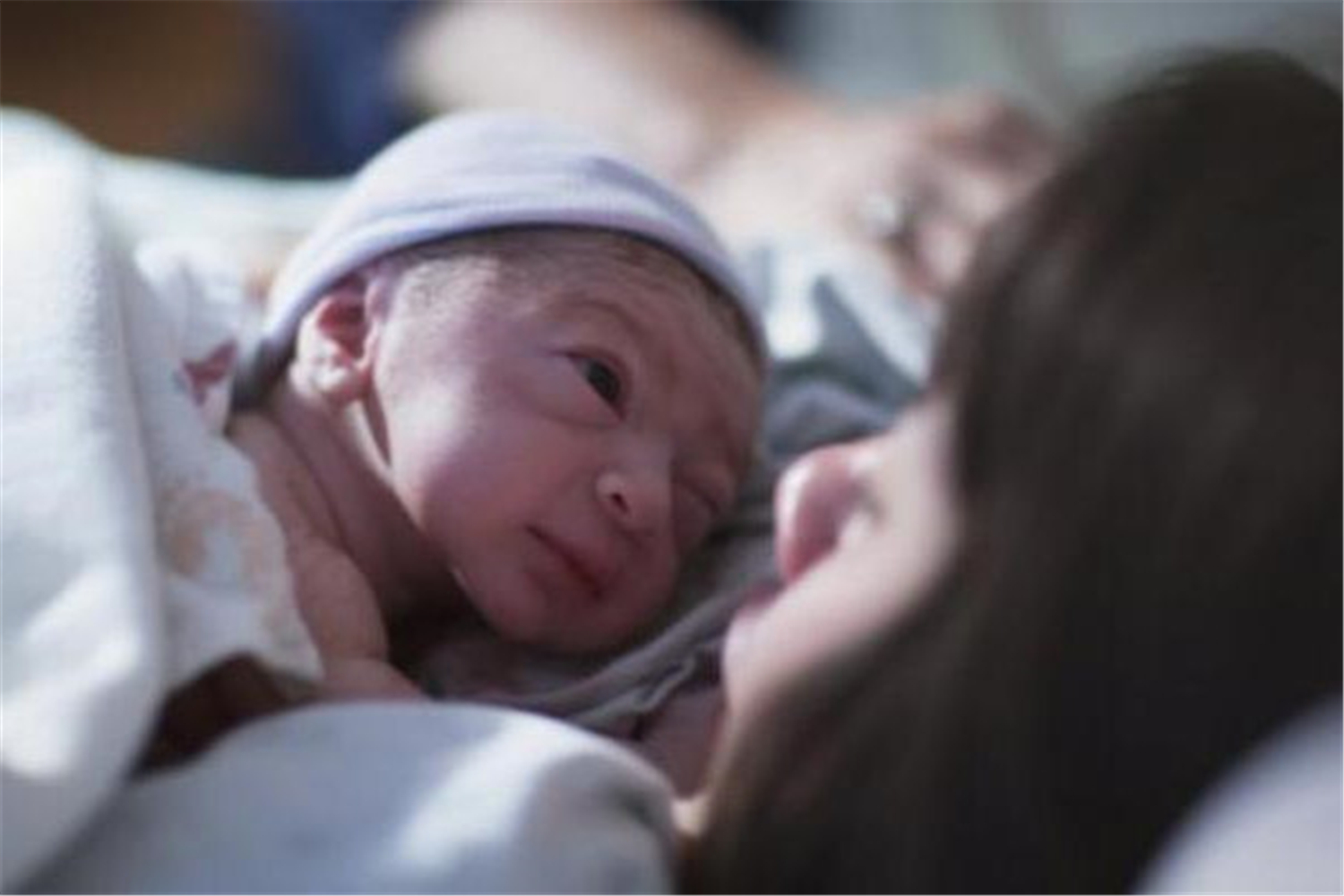 男孩子午时出生好吗,男孩出生在子时好还是午时好