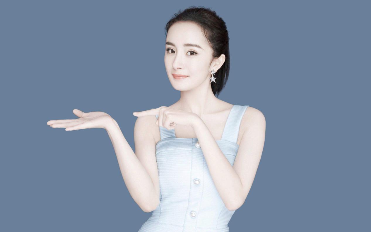 胸大的女生穿衣服该穿什么,胸小女生的选衣误区