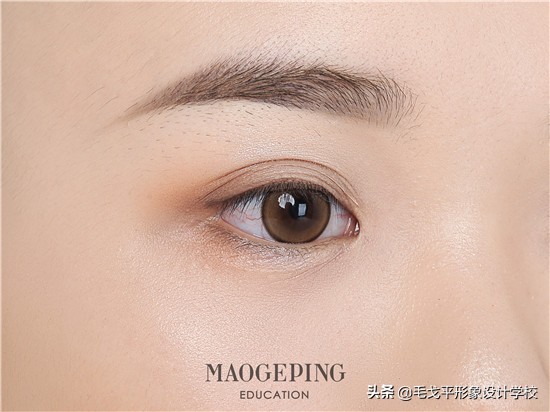 甜美公主风妆容,洋气又显可爱的妆容