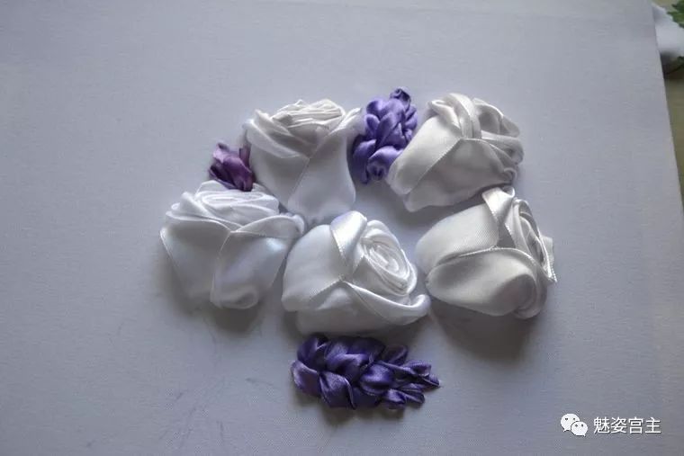 丝带绣盘结玫瑰花绣法图解,丝带绣图案教程牡丹