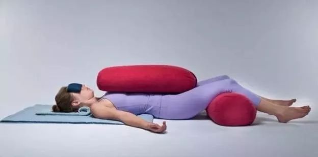 瑜伽初学者必练4个瑜伽动作,适合初学者练的瑜伽动作有哪些