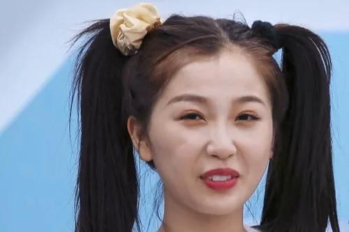 虞书欣特别喜欢戴美瞳,虞书欣鬼脸完整视频