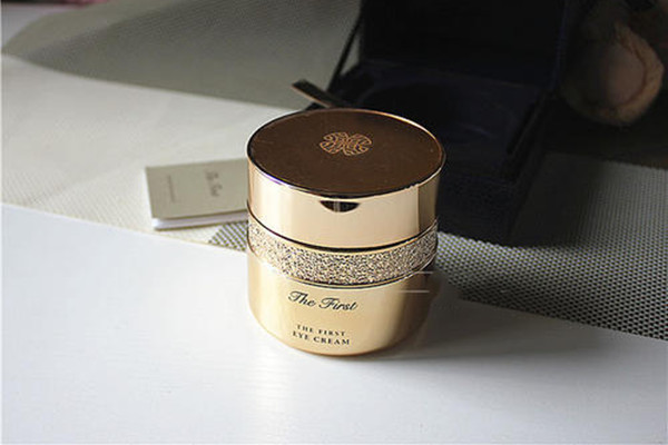 推荐适合四十岁用的保湿抗皱眼霜,40岁左右适合用什么眼霜