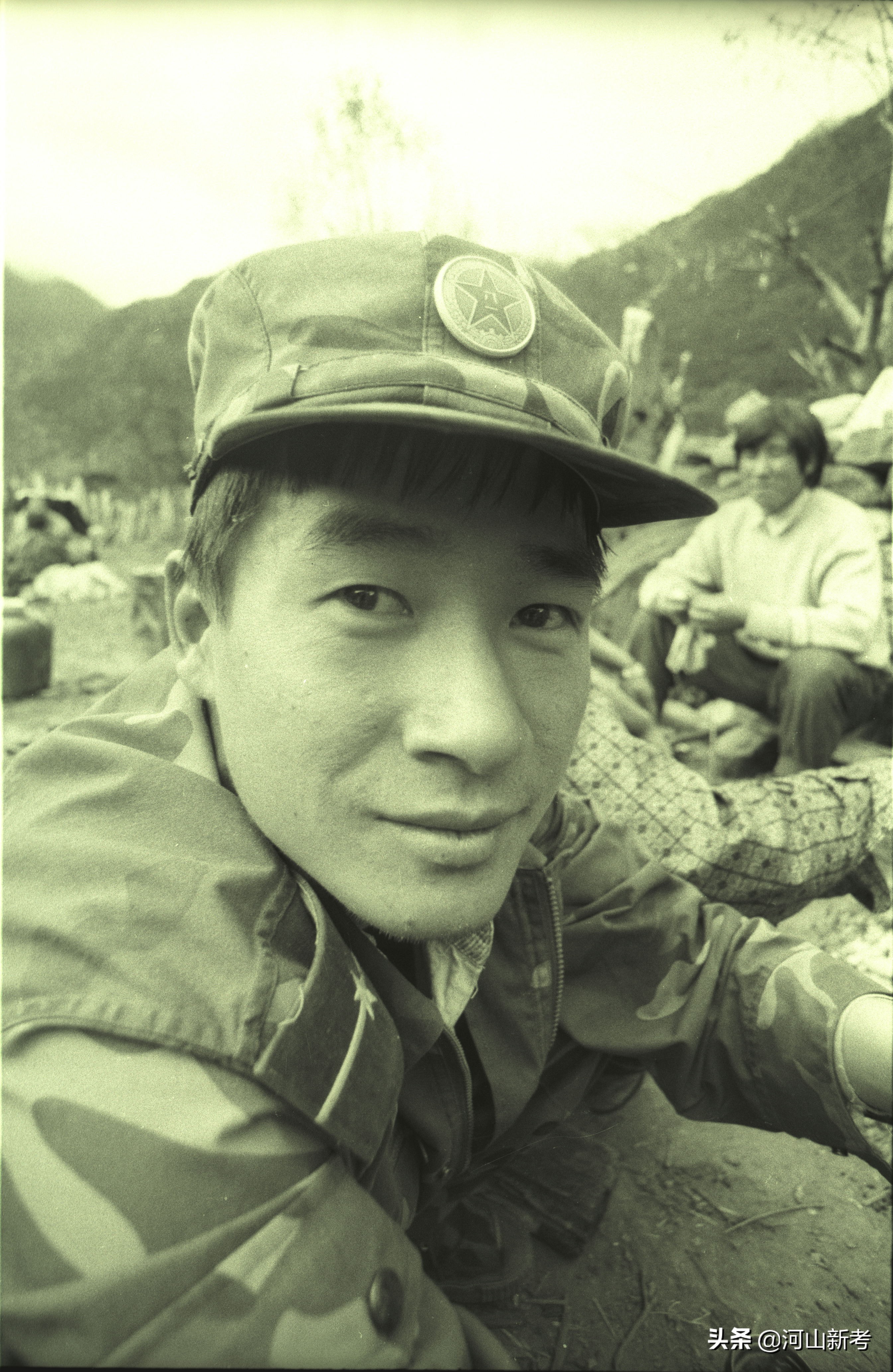 二十个男人和一条江（附：每个队员大头照）