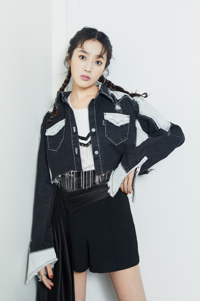 阔腿裤out了今年流行初恋裤,最近流行穿的高腰阔腿裤凉凉的