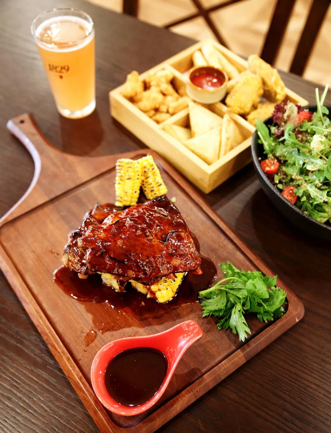 新店实探！通州西餐厅，德式烤猪肘，罕见大露台，20多款精酿啤酒