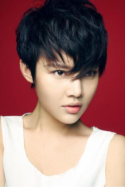 那些靠身材走红的女明星,靠身材出道的两字女星