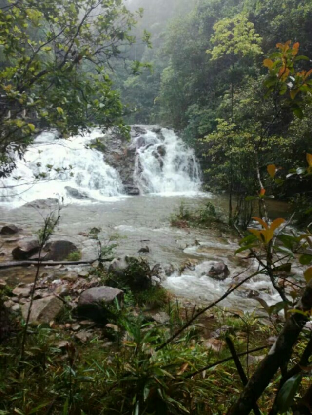 石磨岭峡谷,石磨岭
