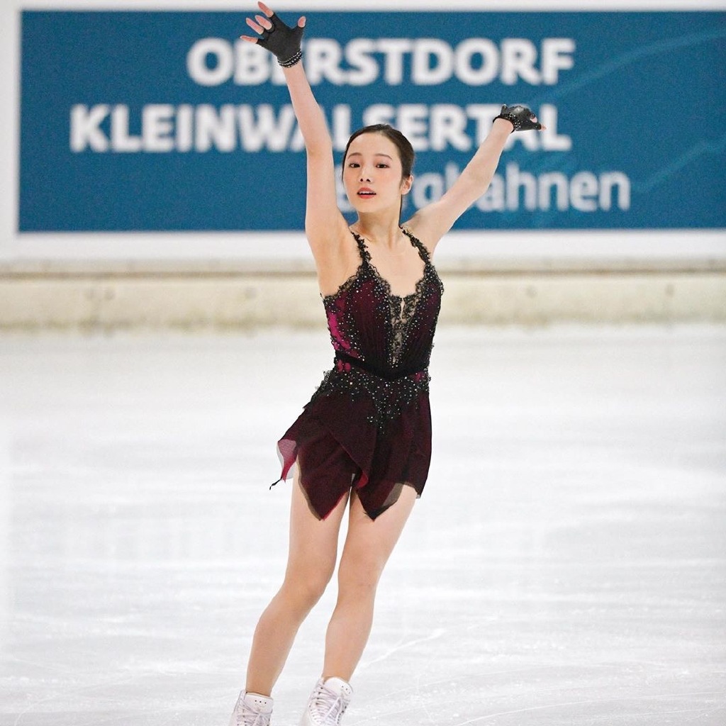 羽生结弦通版限定,羽生结弦本次比赛衣服设计细节