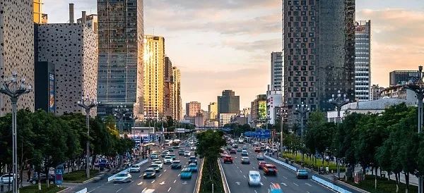 24小时丨吃饱喝足，我醉在了昆明的小夜风里