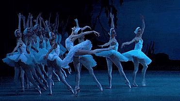 看完心跳加速！他*窥偷**老婆同事跳舞画了一组芭蕾少女卖了1200万