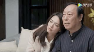 都挺好的朱丽穿的大衣是啥牌子,挺好里的二嫂