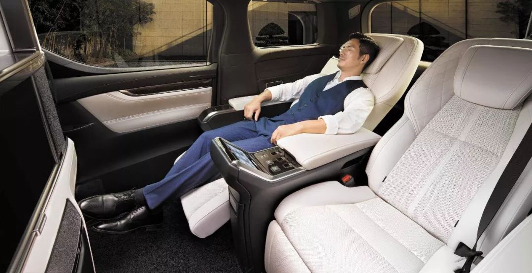 可能竞拍，才是雷克萨斯LM的正确卖车方式