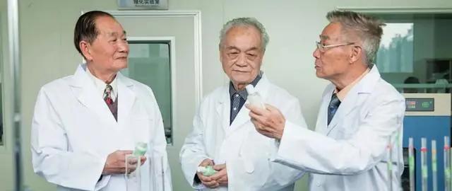 明星亲测|康王创始人83岁再出山，挑战5天内不洗头