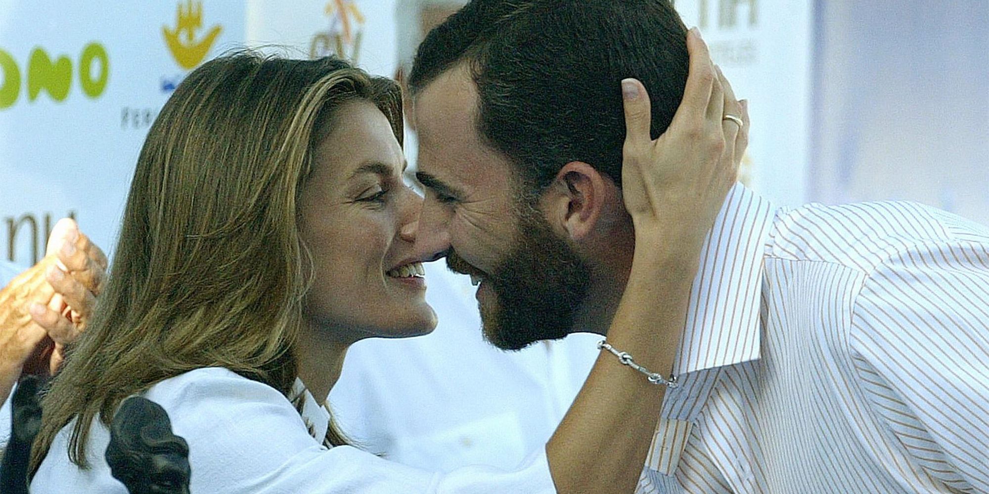 谁说莱蒂齐亚不爱珠宝？光是腕间都很精彩，最爱婆婆送的字母手链