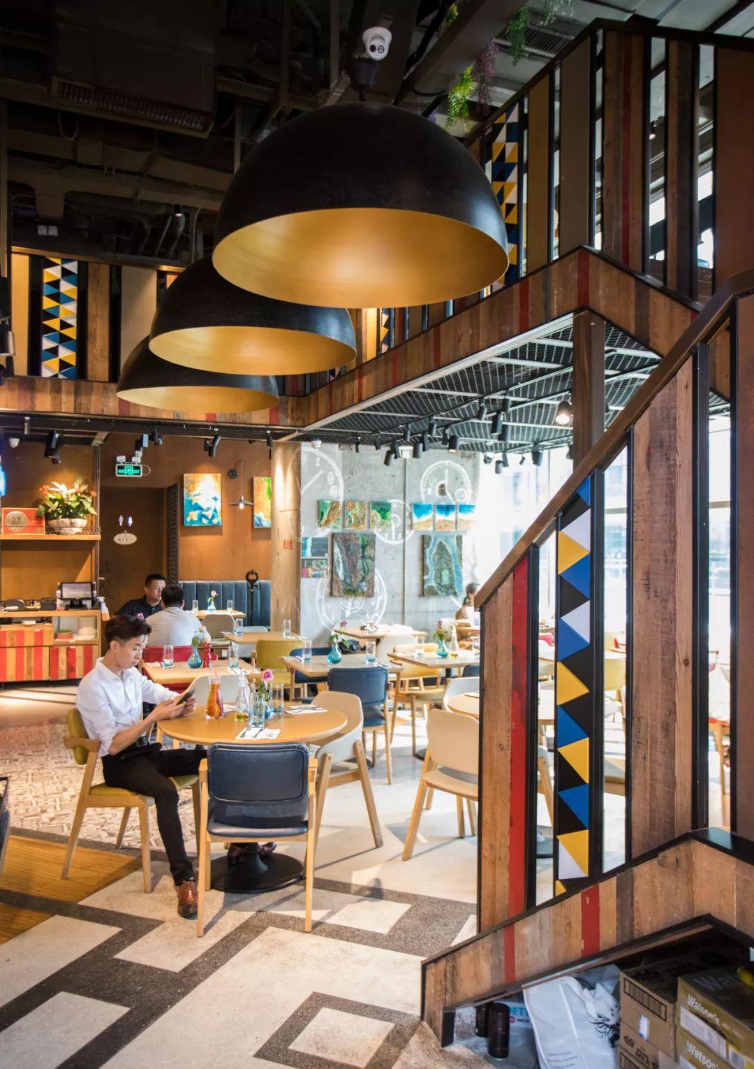 一挤就爆奶的超薄0.1pizza，被外国朋友吹上天