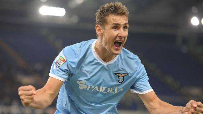 21世纪足球十大中锋克洛泽,克洛泽首次首发帽子戏法